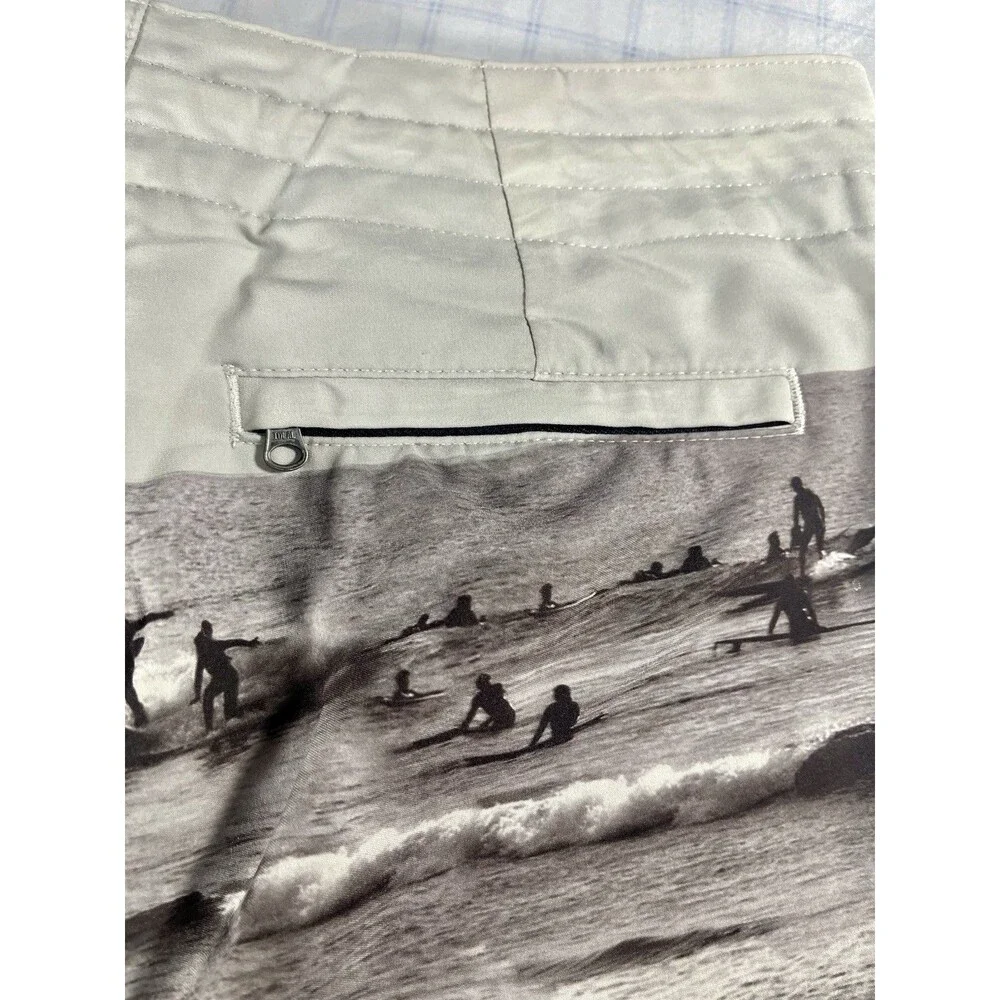 Old Navy California Men's Board Shorts - Surfer Photo Print - Size 28